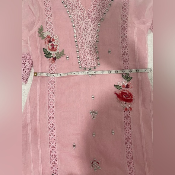 Pink brand new shalwar kameez and dupatta - Picture 6 of 7